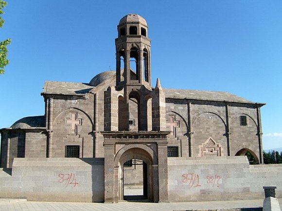 Derinkuyu Yeraltı Şehrinin hemen yanındaki kilise.