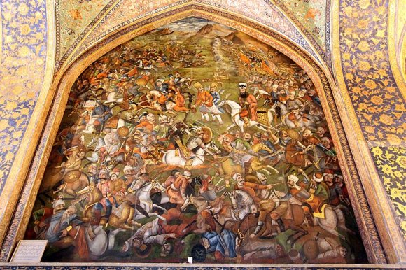 Şah İsmail ve Sultan Selim arasında geçen Çaldıran Savaşını gösteren duvar resmi.