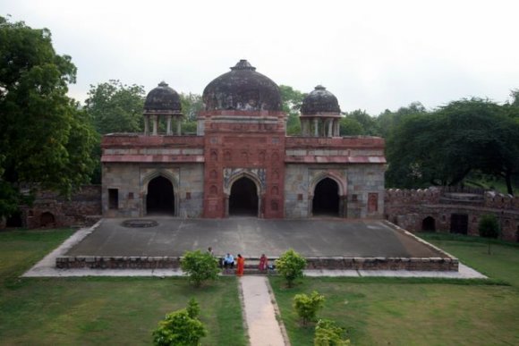 Delhi, İsa Khan Camisi.