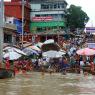 Varanasi - Ganj Nehri'nde Hindu hacılar
