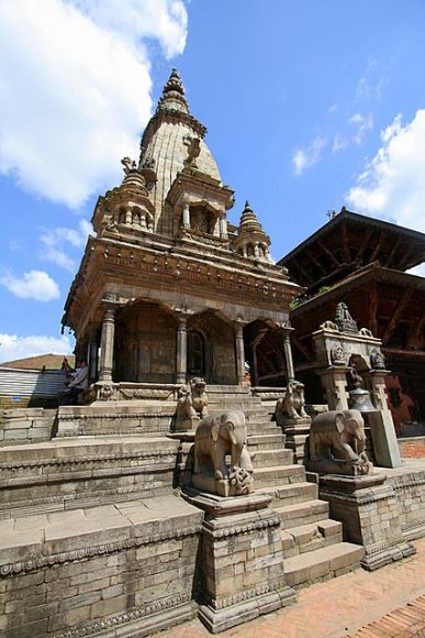 Katmandu - Bhaktapur Durbar Square, Vatsala Durga Tapınağı.