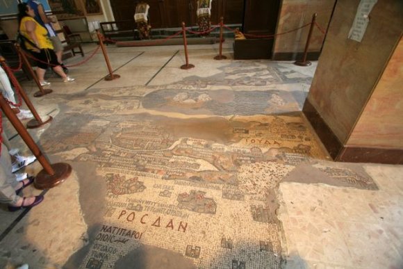 Madaba - St George Kilisesi ve Mozaik Haritası.